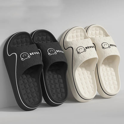Chinelo Feminino e Masculino Antiderrapante de Urso Fofo para Verão, Sandália Casual de Desenho Animado Macia para Uso Interno e Externo, Calçado de Casal para Banheiro